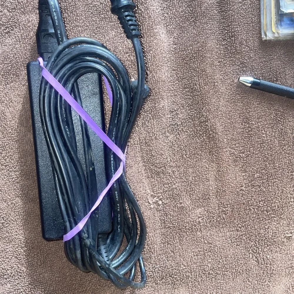 Genuine Sony Laptop Charger V85 AC Adapter 19.5v‎ ~ VGP-AC19V37